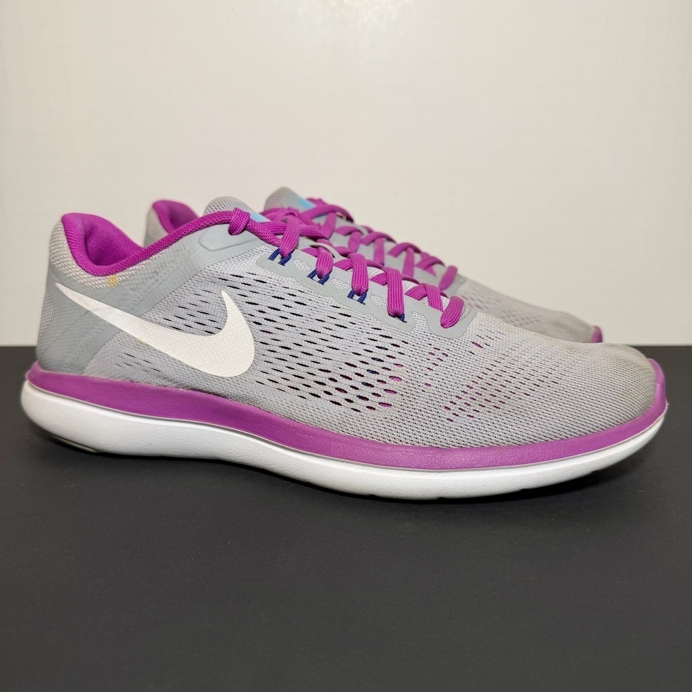 Womens NIKE Flex RN 2016 Gray Running Shoes / Size 9